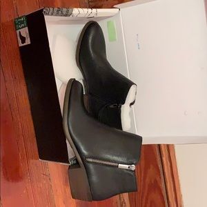 Black ankle boots w/ heel